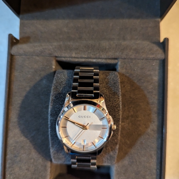 COPY - Gucci NWT 126G TimelessYA126523- smaller wrist fit - Picture 5 of 6